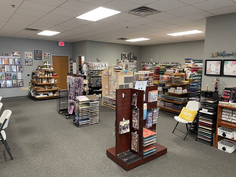 More Photos Of 1337-1367 8th St S, Wisconsin Rapids Unknown For Lease