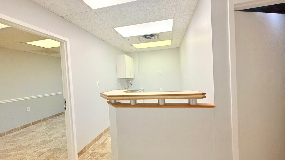 More Photos Of 561 Cranbury Rd, East Brunswick Medical For Sale