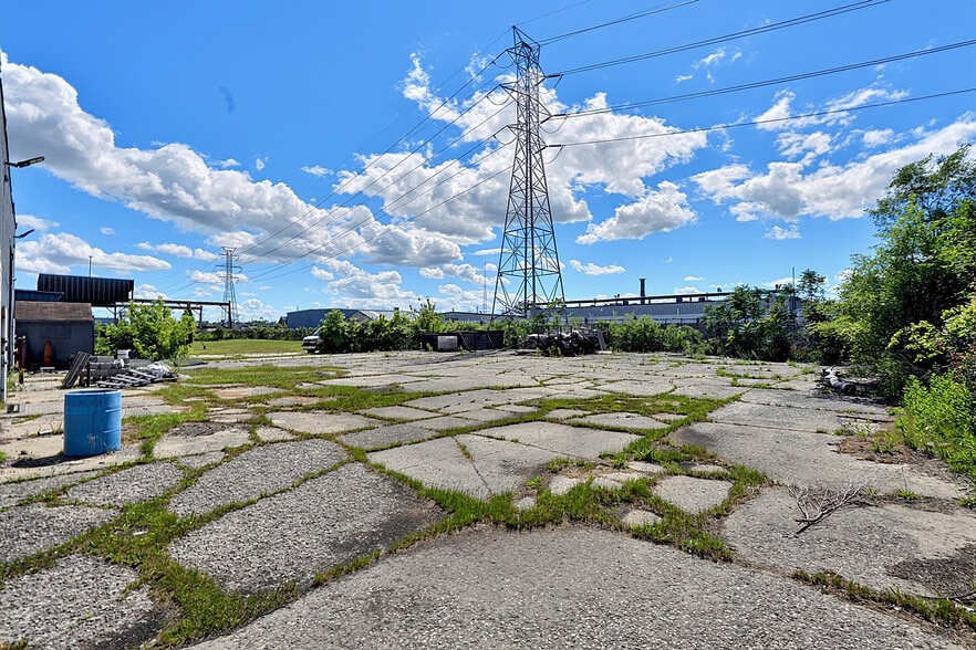 More Photos Of 12925 Auburn St, Detroit Warehouse For Sale