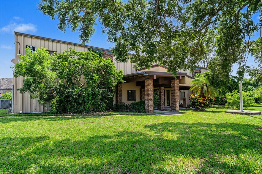 More Photos Of 12625 40th St N, Clearwater Warehouse For Sale