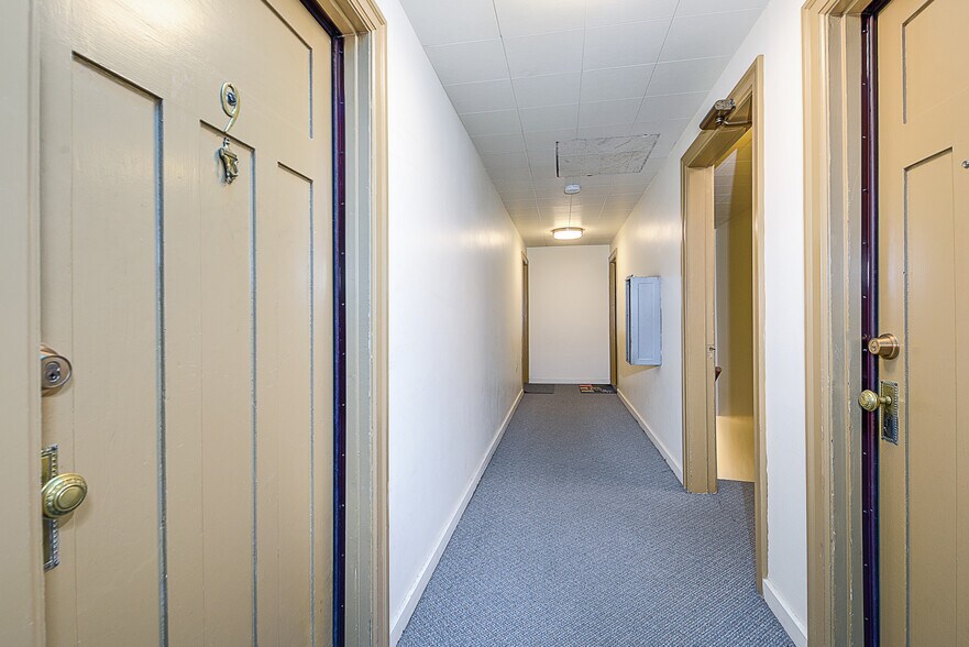 More Photos Of 6700 24th Ave NW, Seattle Apartments For Sale