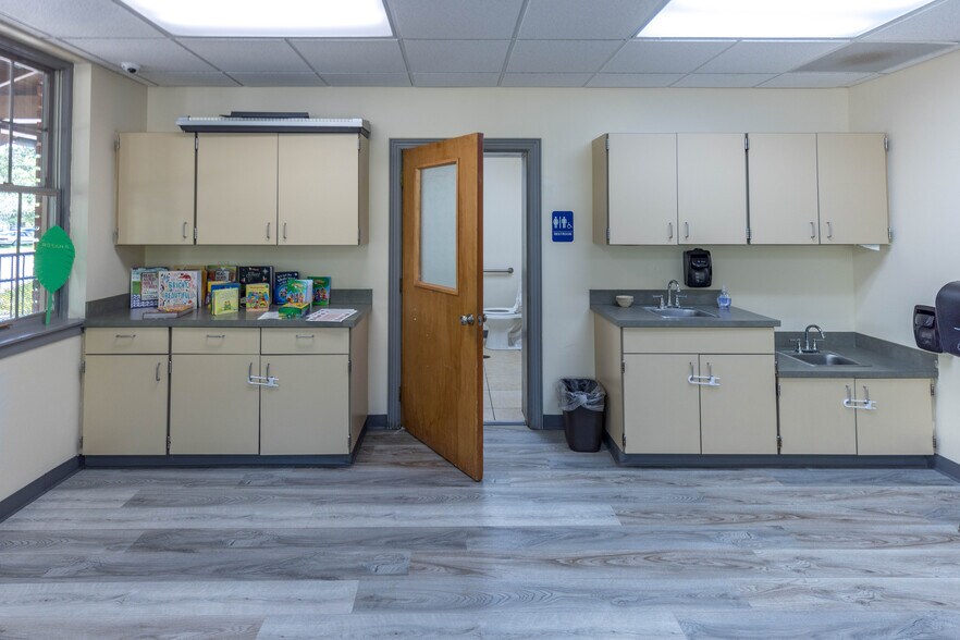More Photos Of 1100 Stockton St, Jacksonville Religious Facility For Lease