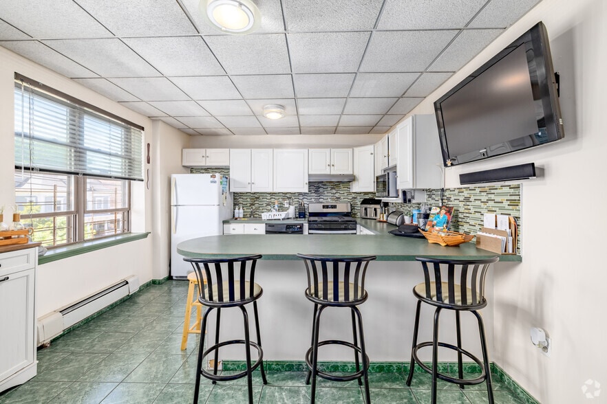 More Photos Of 638 Mount Prospect Ave, Newark Apartments For Sale