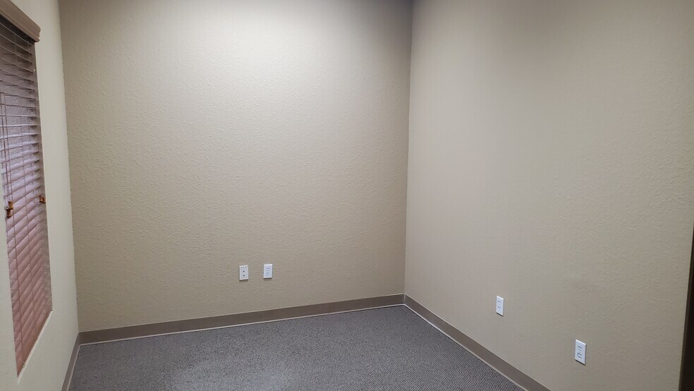 More Photos Of 151 Park Ave, League City Office For Lease