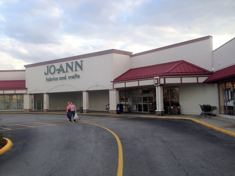 More Photos Of 7900 Plaza Blvd, Mentor General Retail For Lease