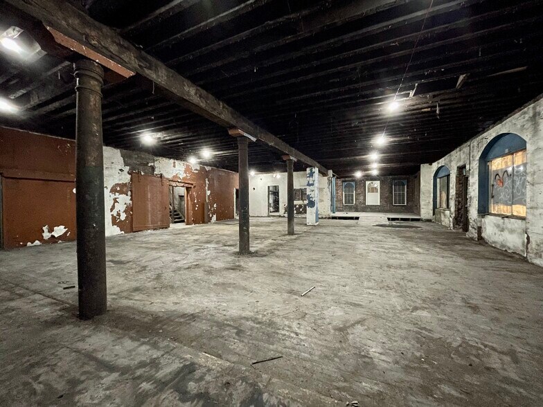 More Photos Of 285 Second St, Troy Warehouse For Sale