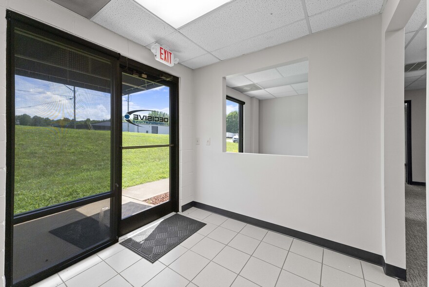More Photos Of 152 S Iredell Industrial Park Rd, Mooresville Light Manufacturing For Lease