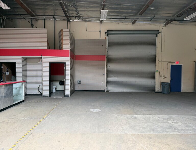 More Photos Of 23456 South Pointe Dr, Laguna Hills Warehouse For Lease