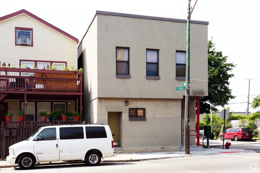 More Photos Of 2059 W Grand Ave, Chicago Loft Creative Space For Lease