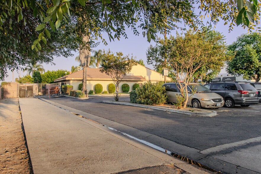 More Photos Of 60 N Mountain Ave, Upland Restaurant For Sale