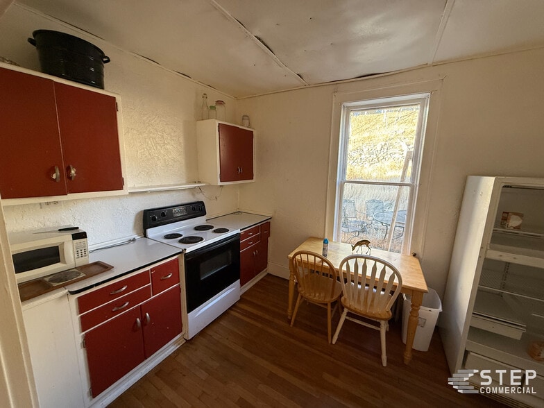 More Photos Of 133 N 3rd St, Victor Apartments For Sale