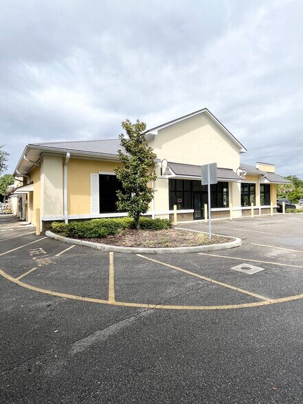More Photos Of 727 Sebastian Blvd, Sebastian Storefront Retail Office For Lease