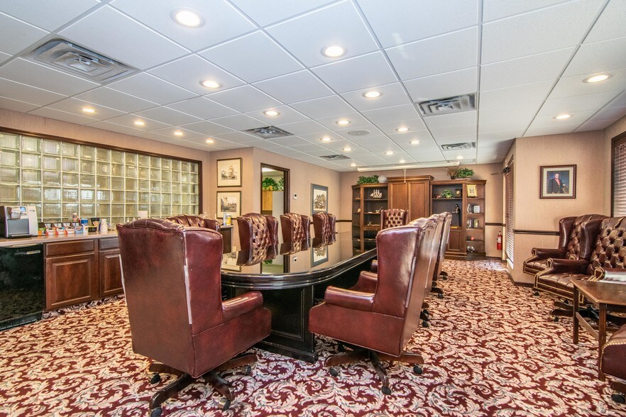 More Photos Of 13080 S Belcher Rd, Largo Office For Lease