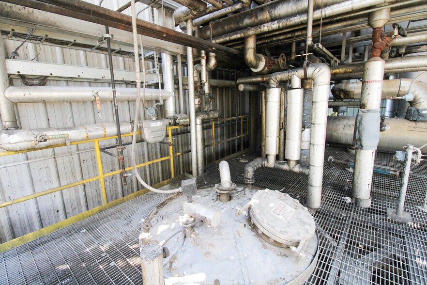 More Photos Of 5640 44th Ave S, Clinton Industrial For Sale