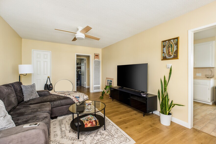 More Photos Of 1021 W 14th St, San Pedro Apartments For Sale