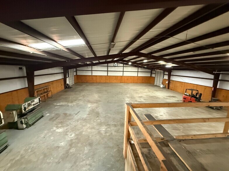 More Photos Of 4544 Maxey Rd, Alvarado Service For Lease