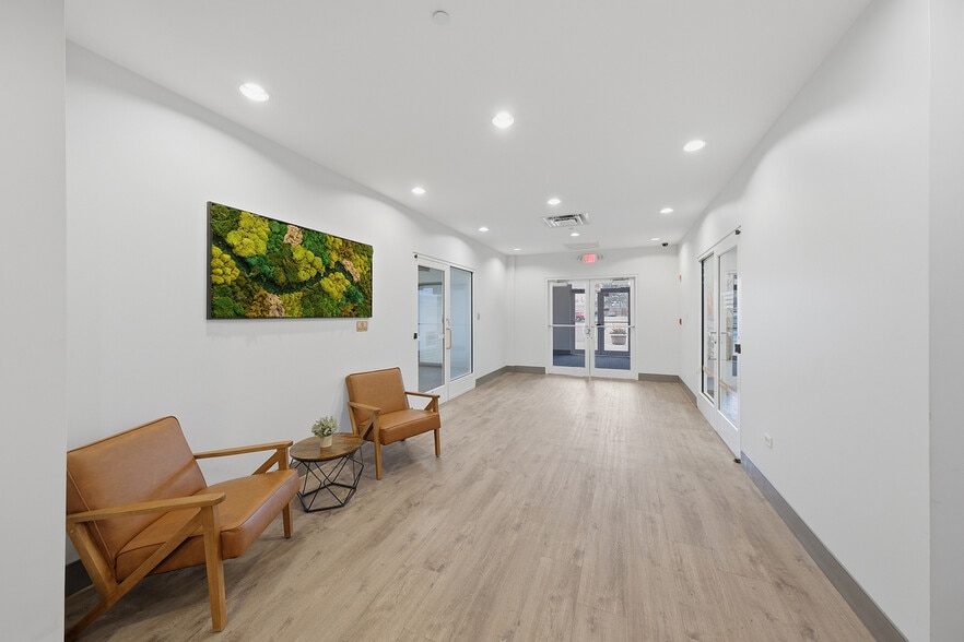 More Photos Of 8930 Waukegan Rd, Morton Grove Office For Lease