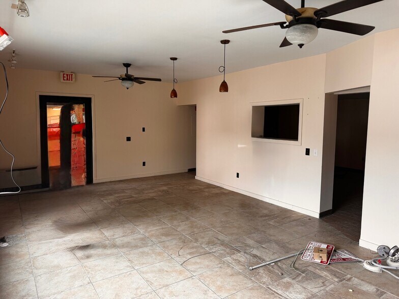 More Photos Of 15 Cottage St, Barre City Flex For Lease