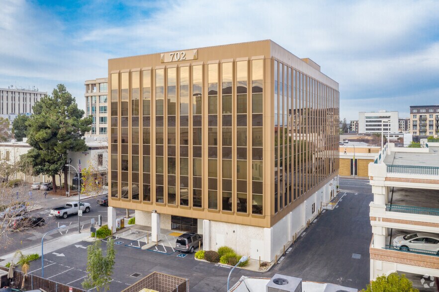 More Photos Of 702 Marshall St, Redwood City Office For Lease