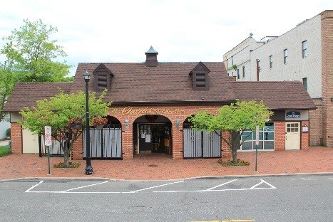 More Photos Of 17-21 Glen St, Glen Cove Storefront Retail Office For Lease