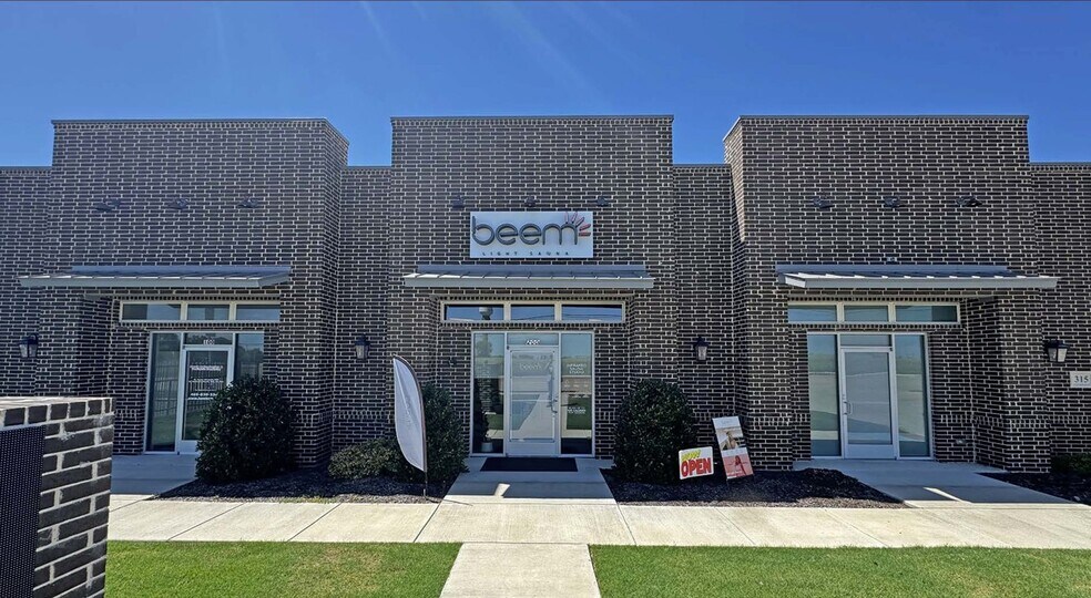 Primary Photo Of 315 Laurence Dr, Heath Freestanding For Lease