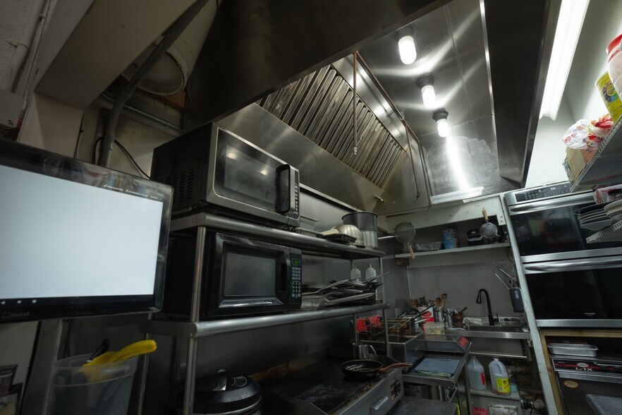 More Photos Of 1652 SW 8th St, Miami Restaurant For Sale