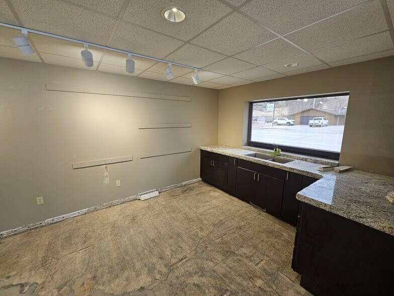 More Photos Of 907 Jackson Blvd, Rapid City Storefront Retail Office For Sale