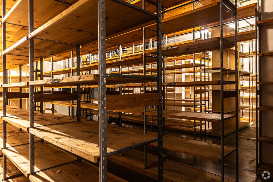 More Photos Of 18813 E 39th St, Independence Unknown For Lease