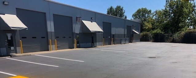 More Photos Of 2060 Vista Ave SE, Salem Warehouse For Lease