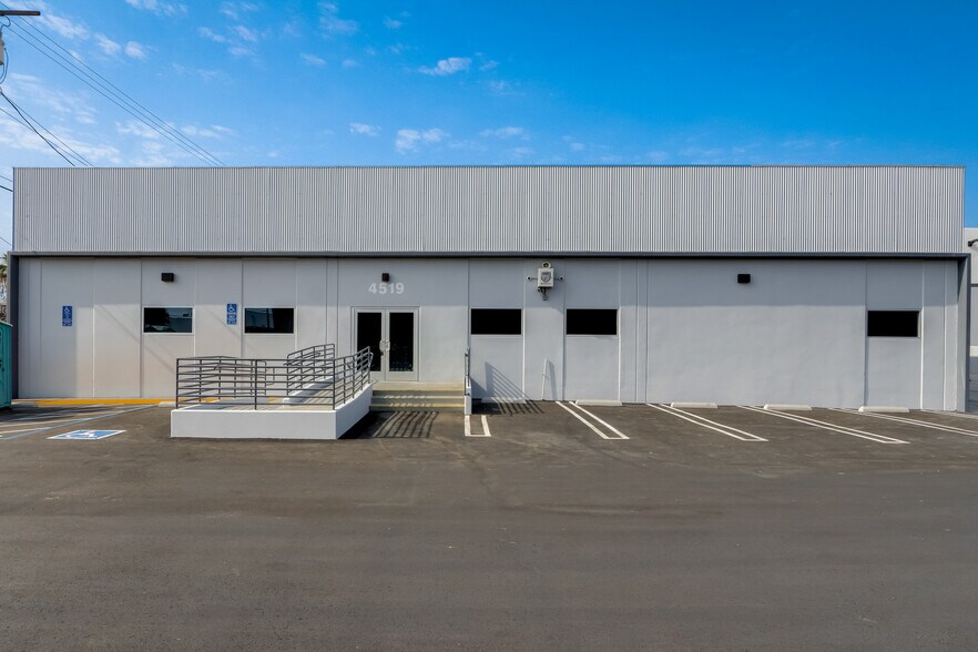 More Photos Of 4519 Everett Ave, Vernon Manufacturing For Lease