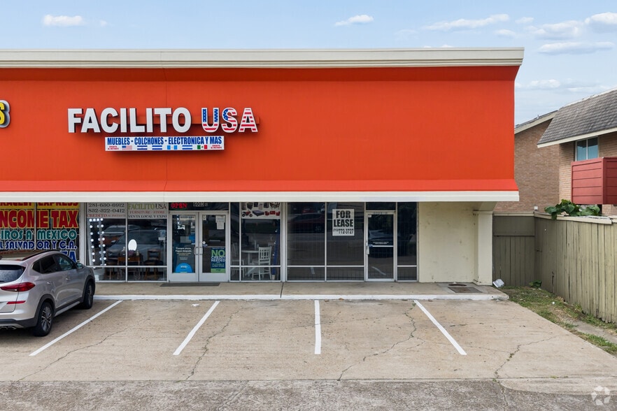More Photos Of 6003 Bellaire Blvd, Houston Storefront For Lease