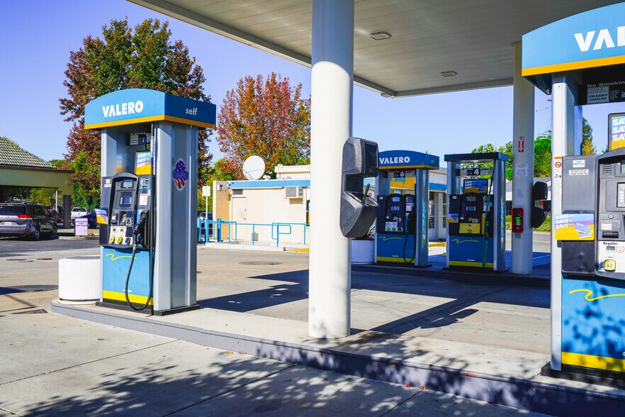 More Photos Of 1101 Yulupa Ave, Santa Rosa Service Station For Sale