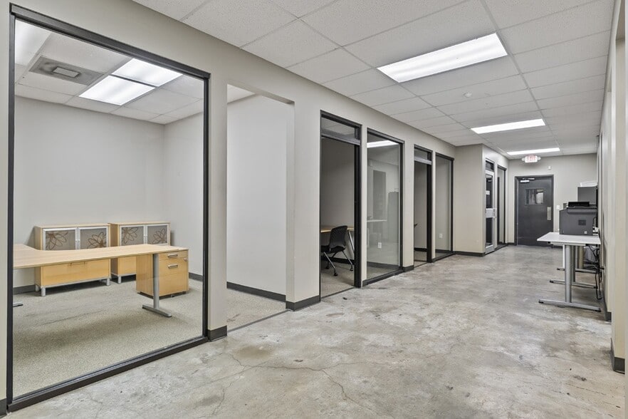 More Photos Of 5414 Larkin St, Houston Warehouse For Sale