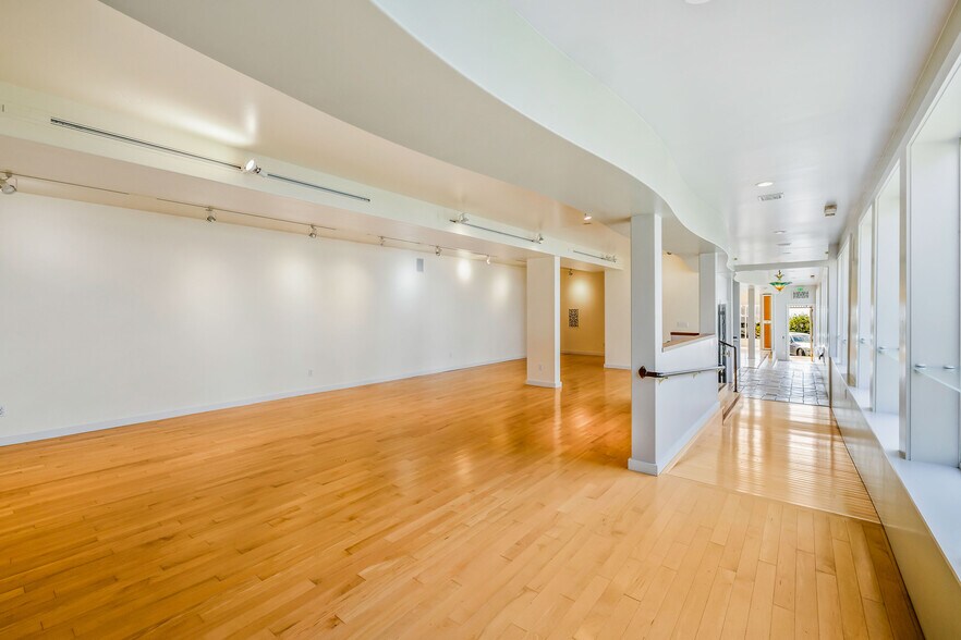 More Photos Of 45094 Main St, Mendocino General Retail For Sale