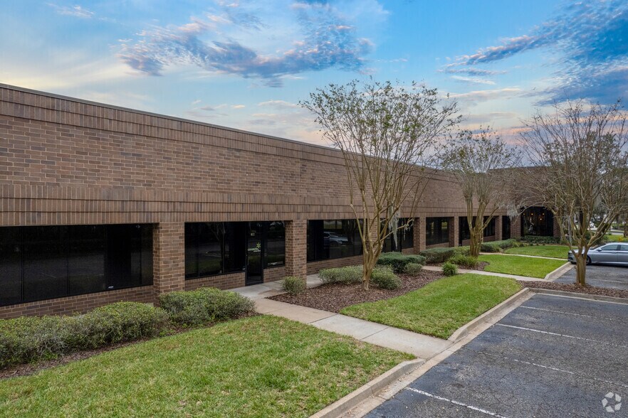More Photos Of 10475 Fortune Pky, Jacksonville Unknown For Lease