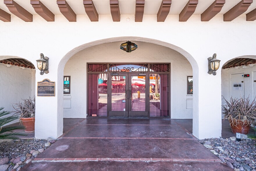 More Photos Of 369 N Palm Canyon Dr, Palm Springs Restaurant For Lease