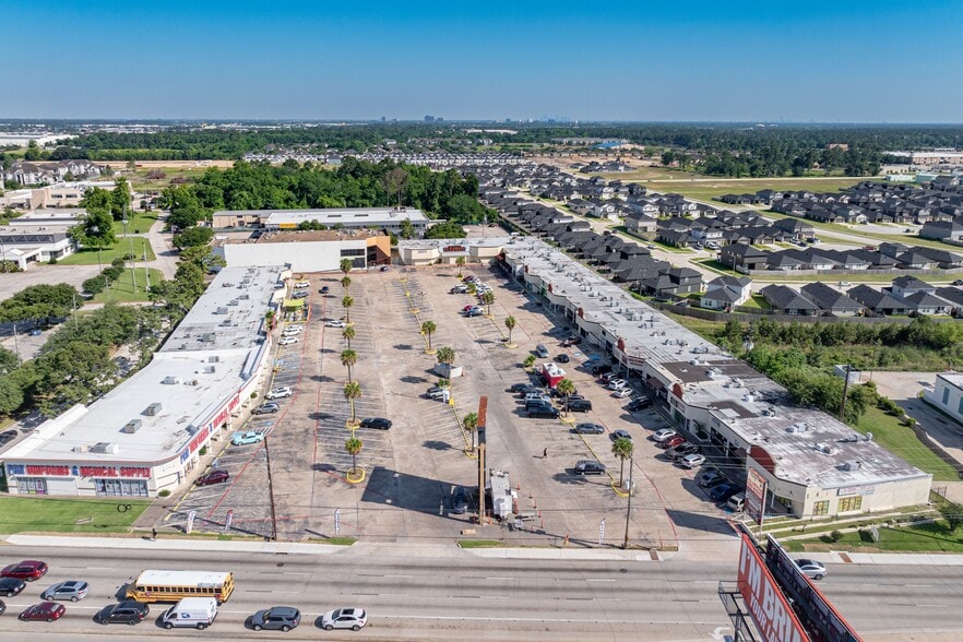 More Photos Of 921 Cypress Creek Pky, Houston Storefront For Sale