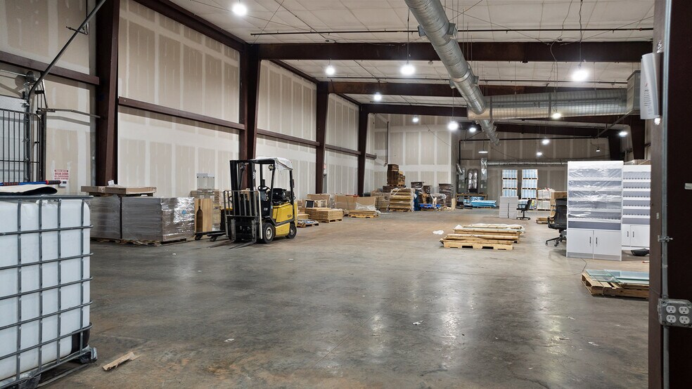 More Photos Of 174 W Stave Mill Rd, Rogers Self Storage For Lease