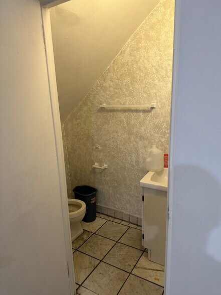 More Photos Of 413 W 50th St, New York Multifamily For Sale