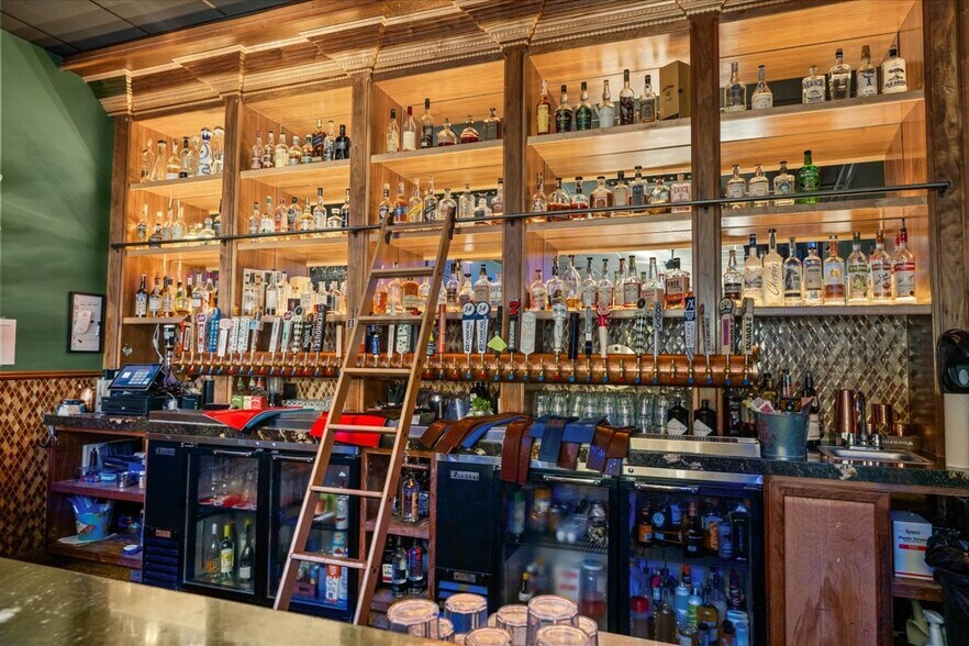 More Photos Of 560 Pine Knot Ave, Big Bear Lake Freestanding For Sale