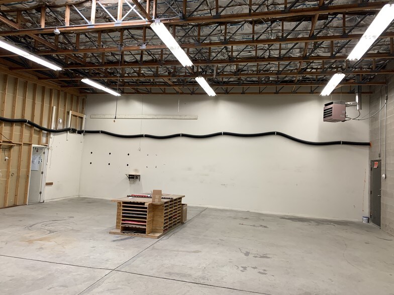 More Photos Of 271 W 2950 S, Salt Lake City Light Manufacturing For Lease