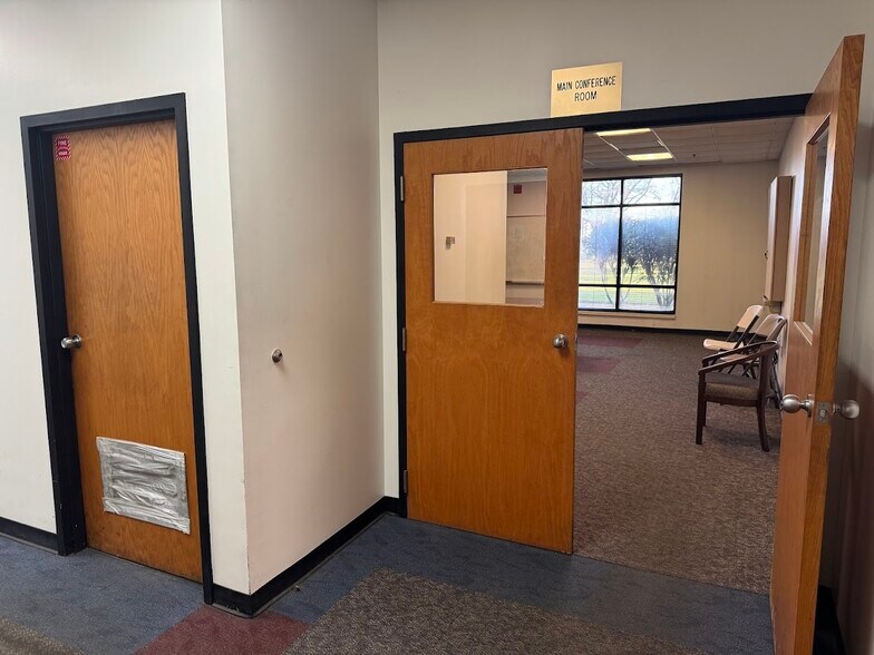 More Photos Of 188 Earl Davis Dr, Russellville Manufacturing For Lease