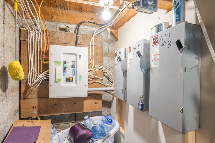 More Photos Of 131 King St E, Cobourg Multifamily For Sale