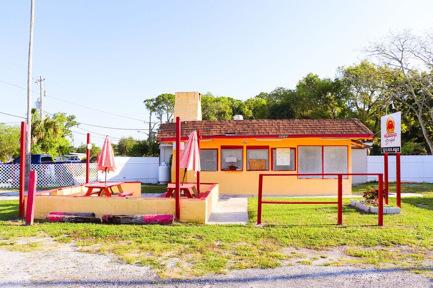 More Photos Of 4410 38th Ave, Vero Beach Multifamily For Sale