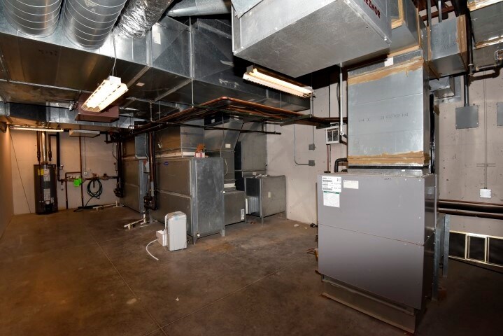 More Photos Of 2834 Northgate Dr, Iowa City Office For Sale