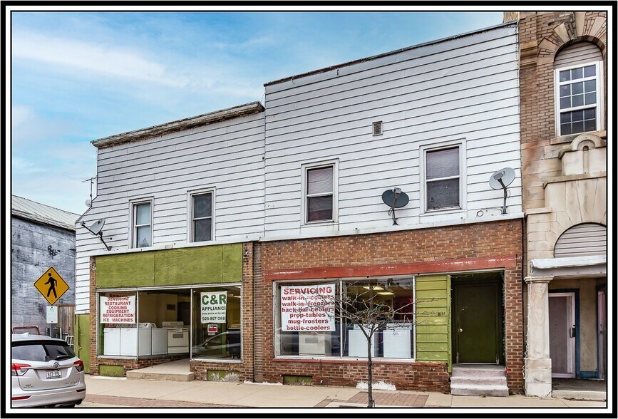 Primary Photo Of 114 E Main St, Weyauwega Storefront Retail Residential For Sale
