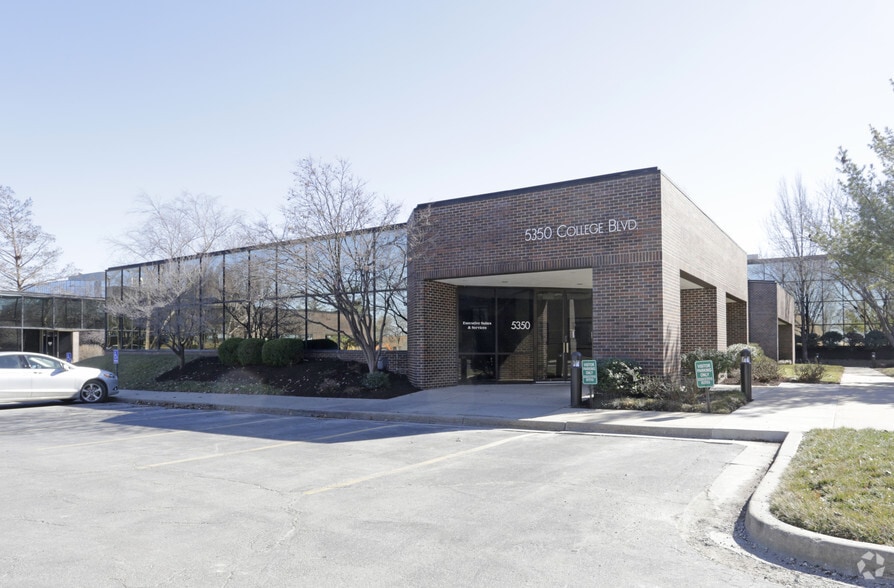 More Photos Of 5350 College Blvd, Overland Park Medical For Lease