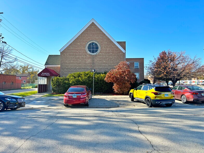 More Photos Of 2000 W Roosevelt Rd, Broadview Religious Facility For Sale