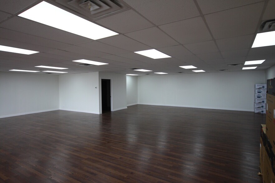 More Photos Of 6124 E 51st Pl, Tulsa Unknown For Lease