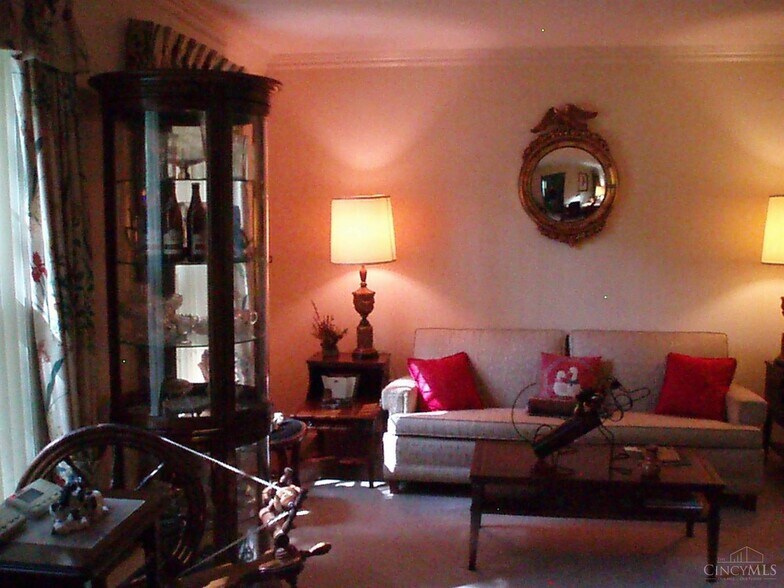 More Photos Of 1140 Weber Rd, Loveland Showroom For Sale
